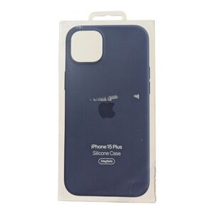 V6. Apple Silicone Case with MagSafe for iPhone 14 Plus or 15 Plus - Navy Blue‎